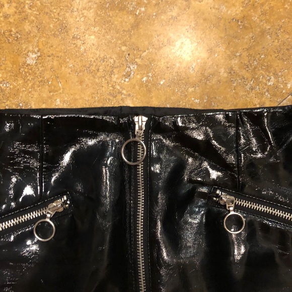 Vinyl mini skirt - Picture 3 of 5